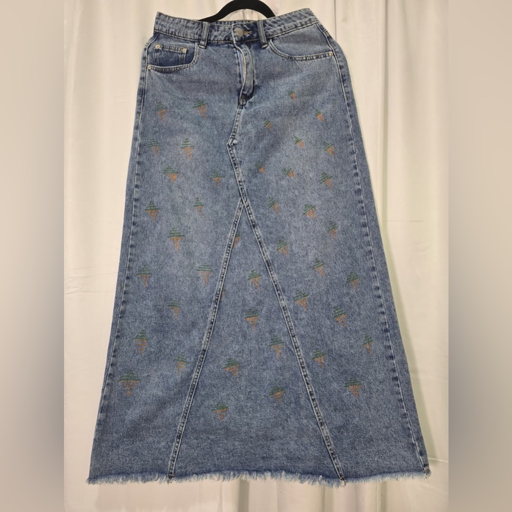 Denim skirt with little painted carrots.